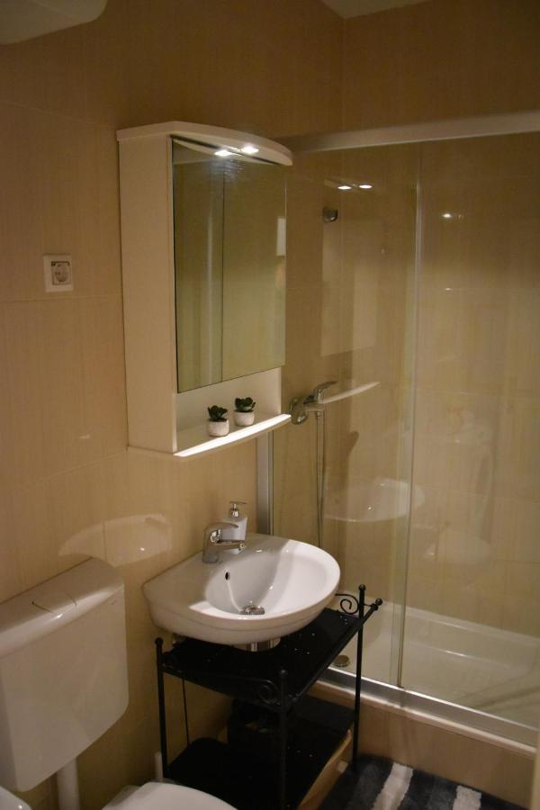 Apartments Bepina- 5 Mins From The Center สปลิท ภายนอก รูปภาพ