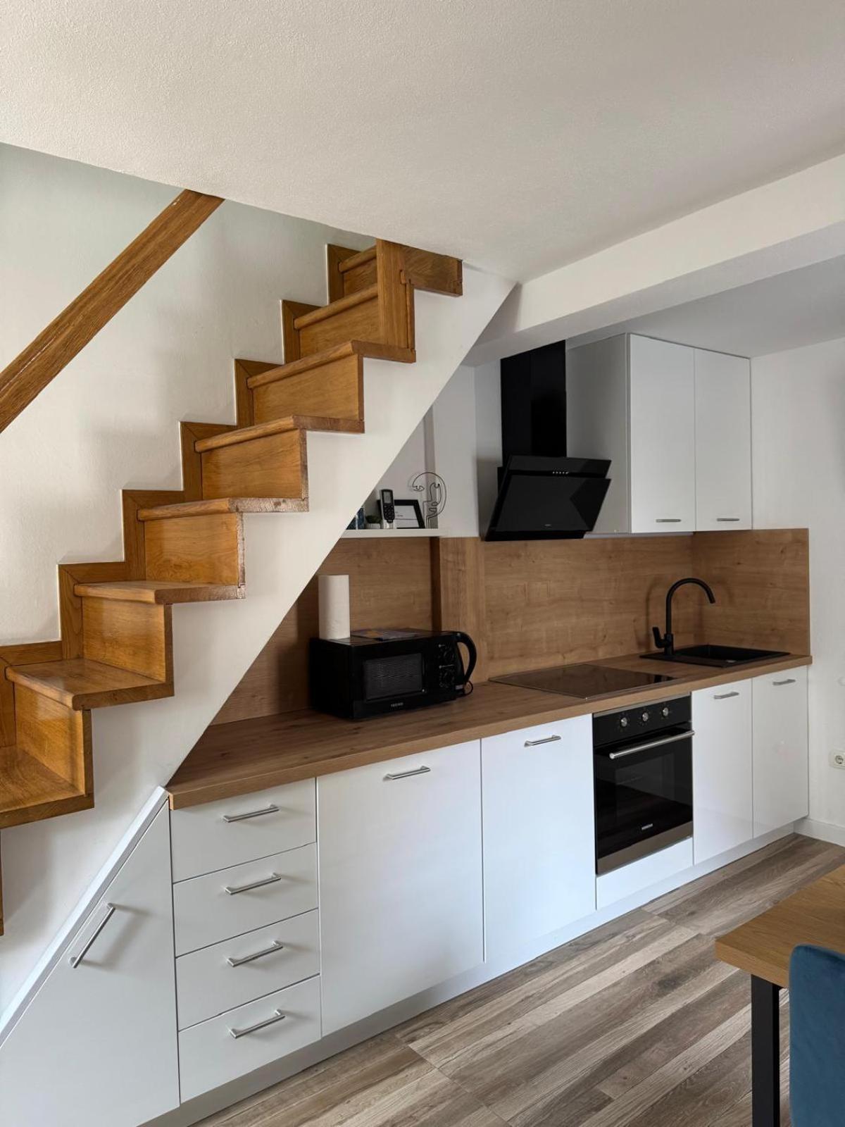 Apartments Bepina- 5 Mins From The Center สปลิท ภายนอก รูปภาพ