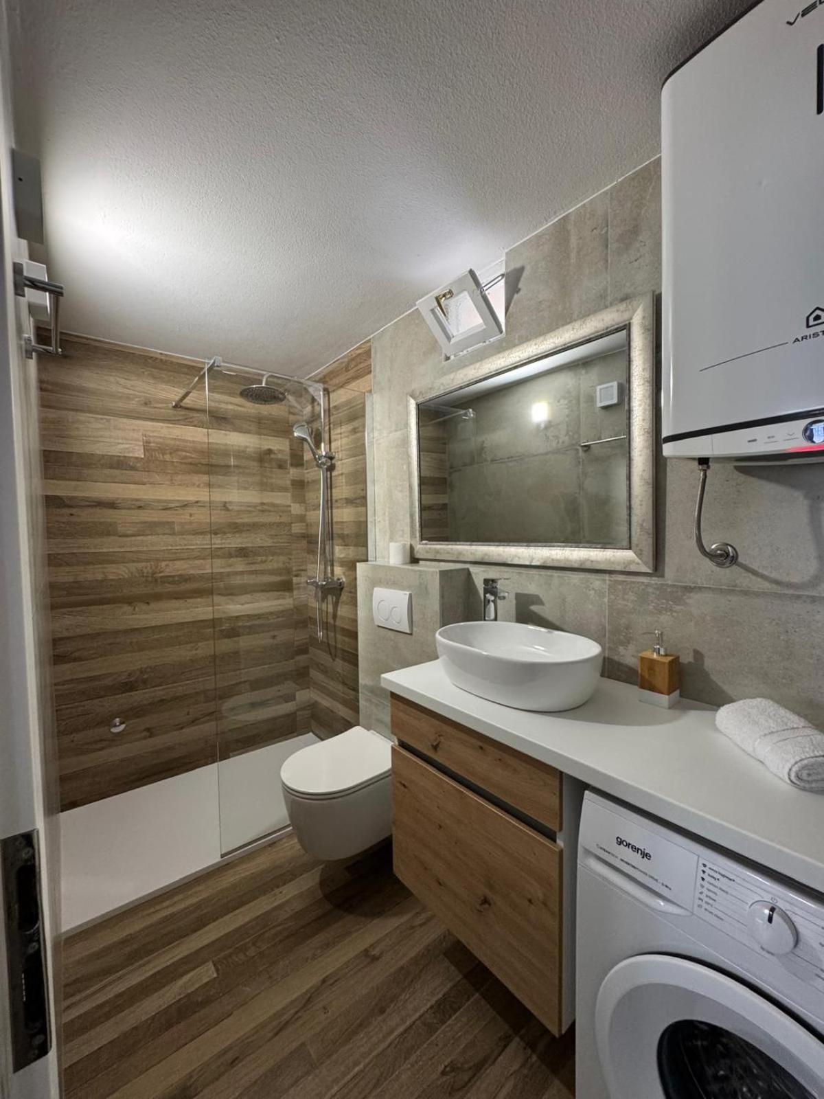 Apartments Bepina- 5 Mins From The Center สปลิท ภายนอก รูปภาพ