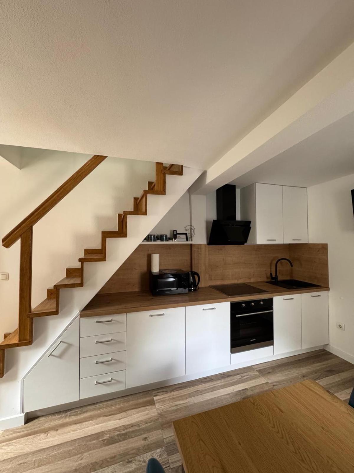 Apartments Bepina- 5 Mins From The Center สปลิท ภายนอก รูปภาพ